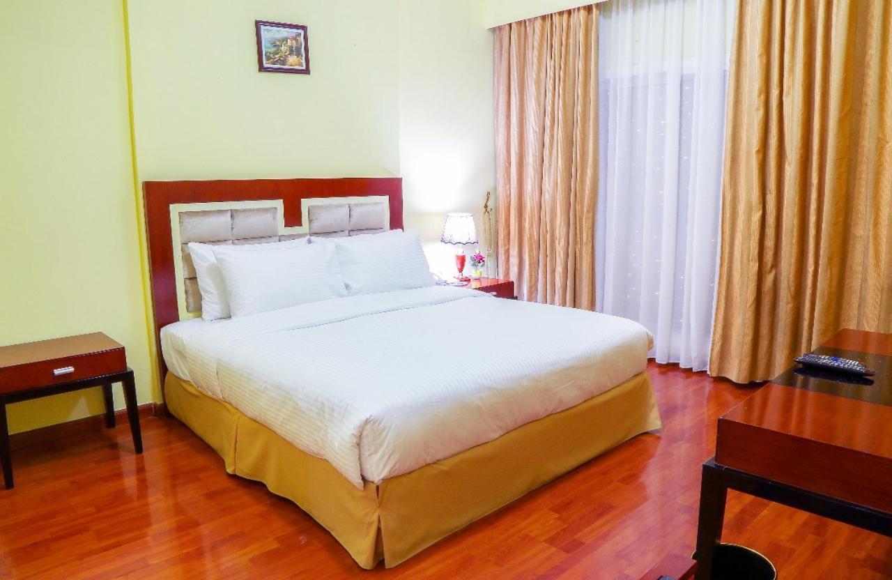 Ruwi Hotel Apartments, Sharjah Bagian luar foto