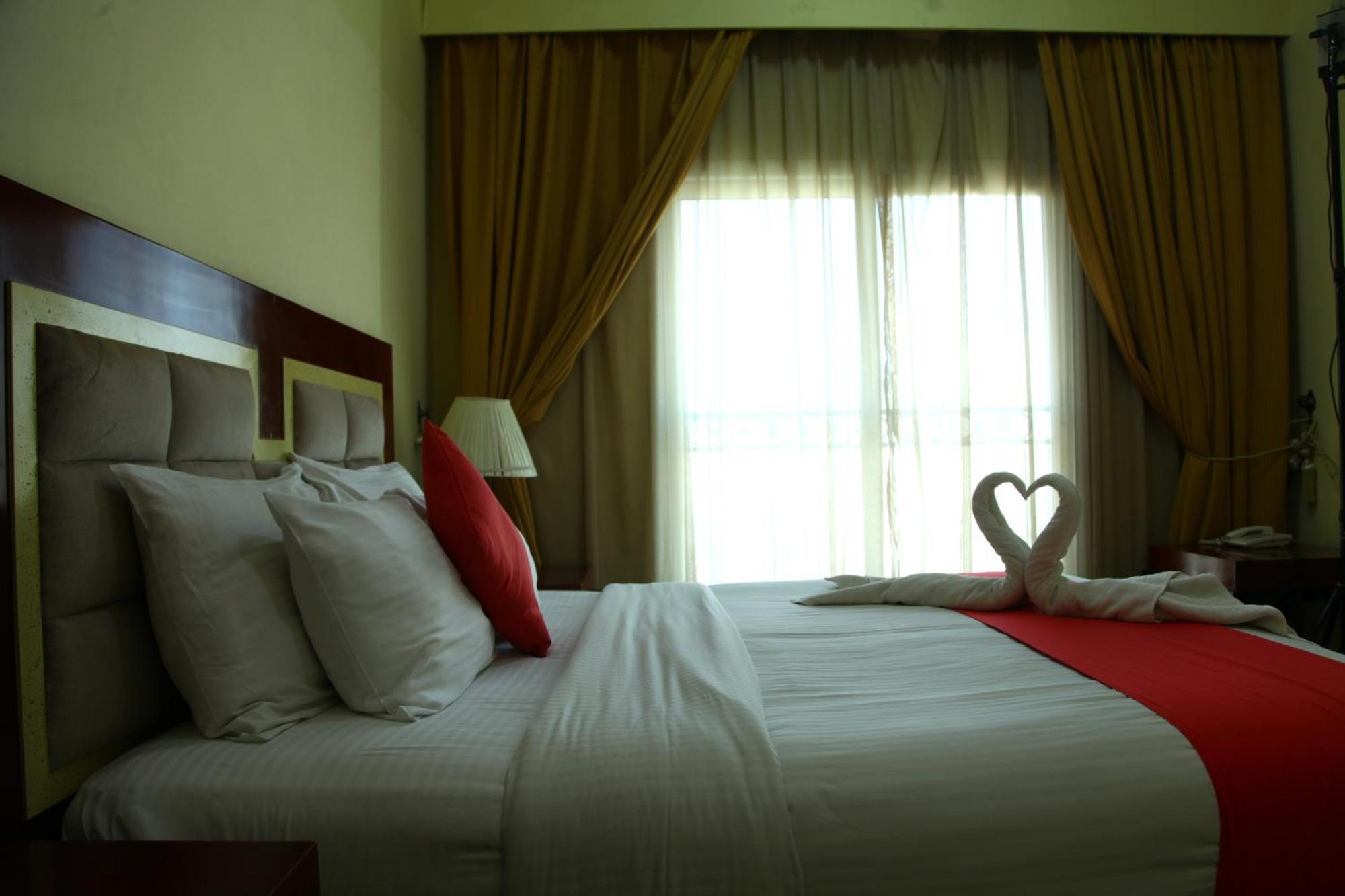 Ruwi Hotel Apartments, Sharjah Bagian luar foto