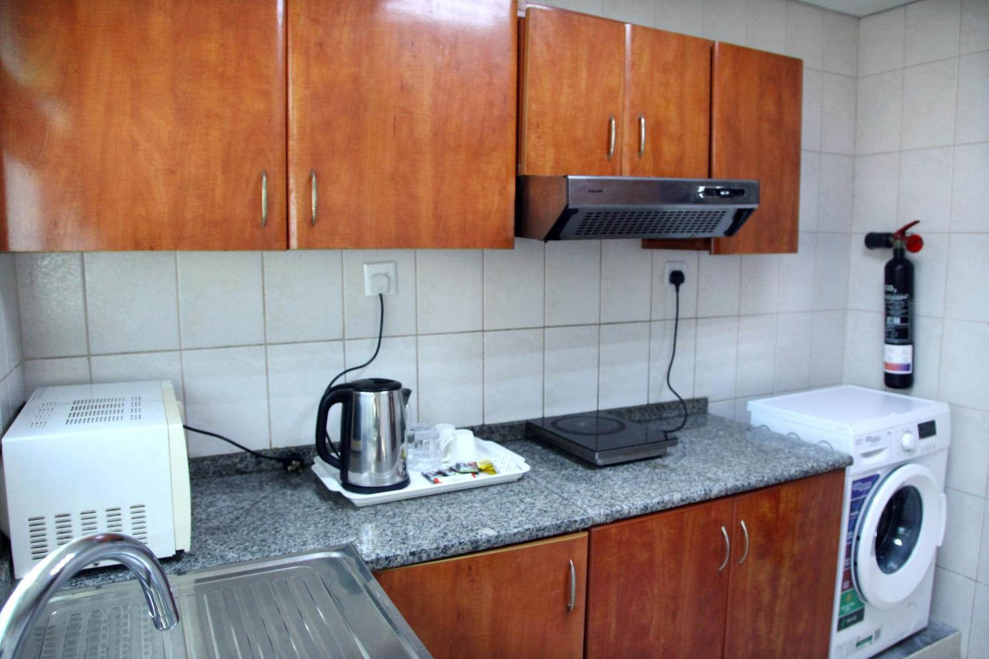 Ruwi Hotel Apartments, Sharjah Bagian luar foto