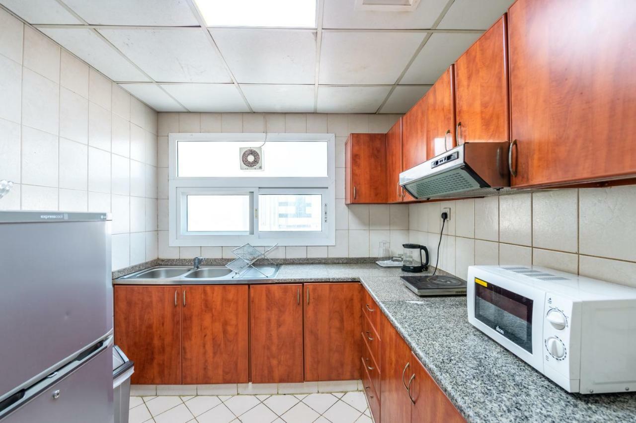 Ruwi Hotel Apartments, Sharjah Bagian luar foto